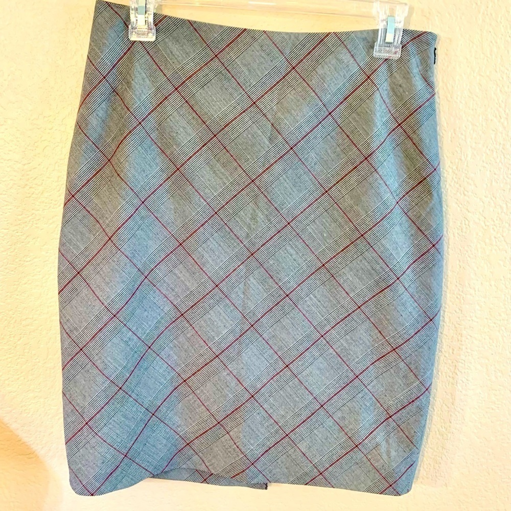 The Limited Skirt Sz 4 Grey Plaid Red White Black Side Zip Mini Lined Back Slit
